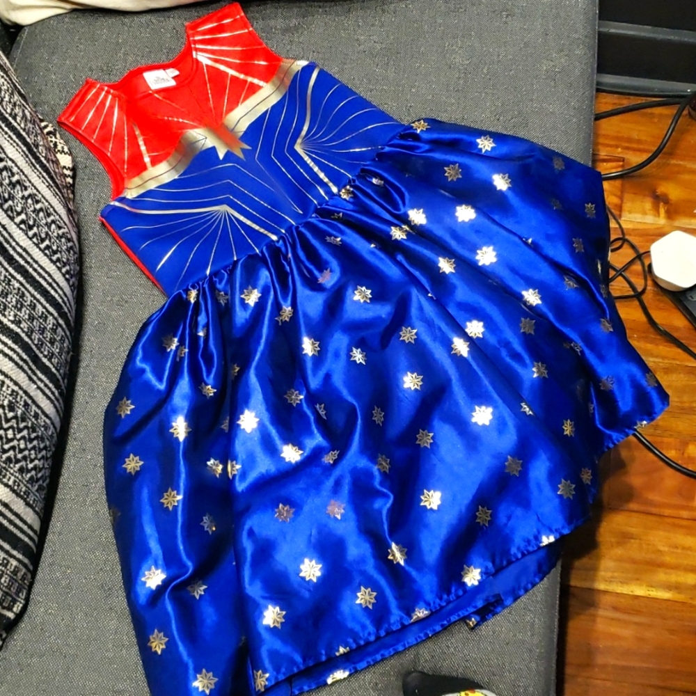 Capitan Marvel costume, with red and blue with gold stars, size XL 14/16